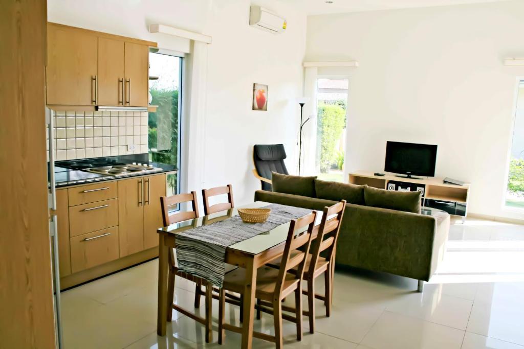 Garden Hills Villa Resort Cha-Am Rum bild