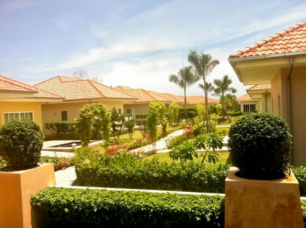 Garden Hills Villa Resort Cha-Am Exteriör bild